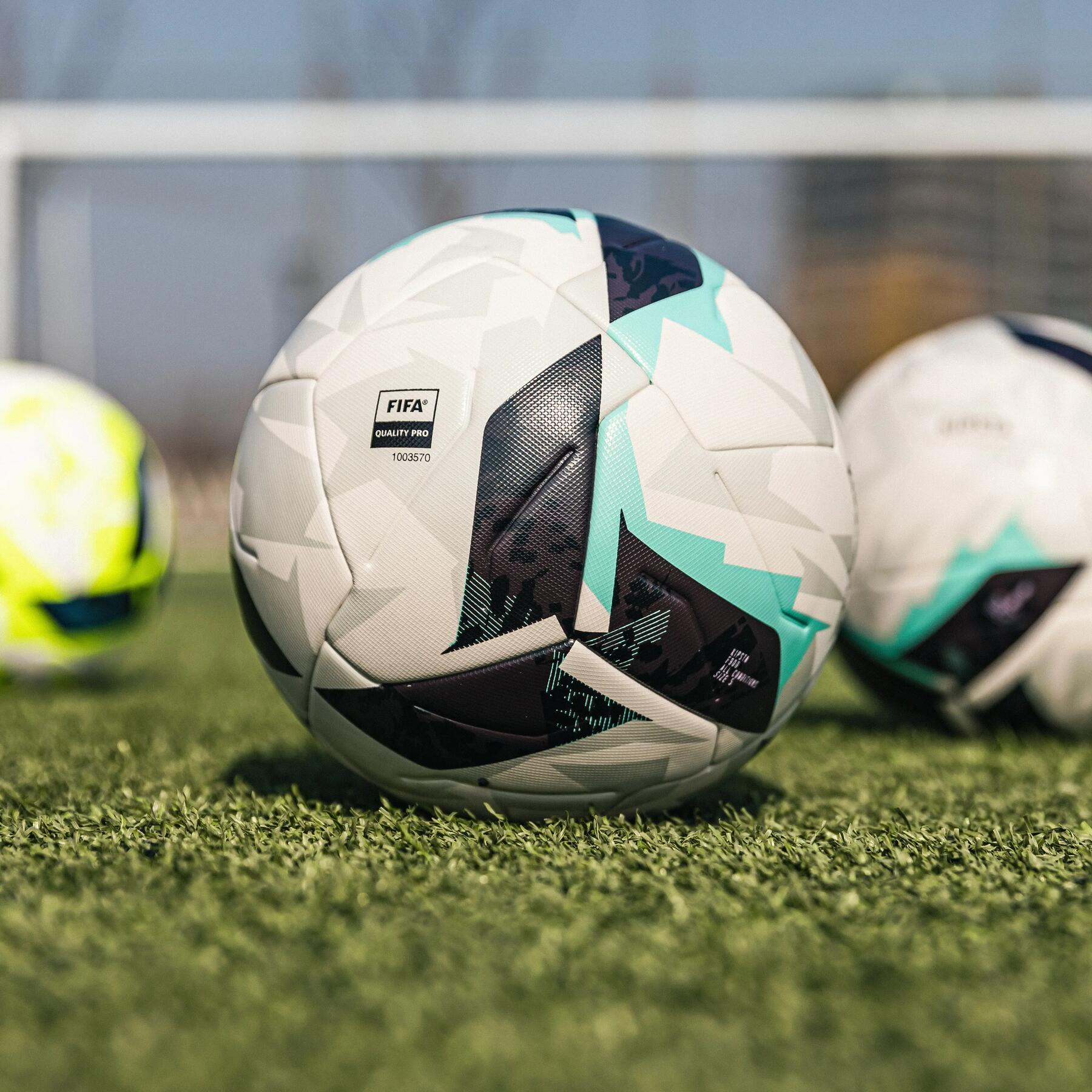 palloni da calcio decathlon