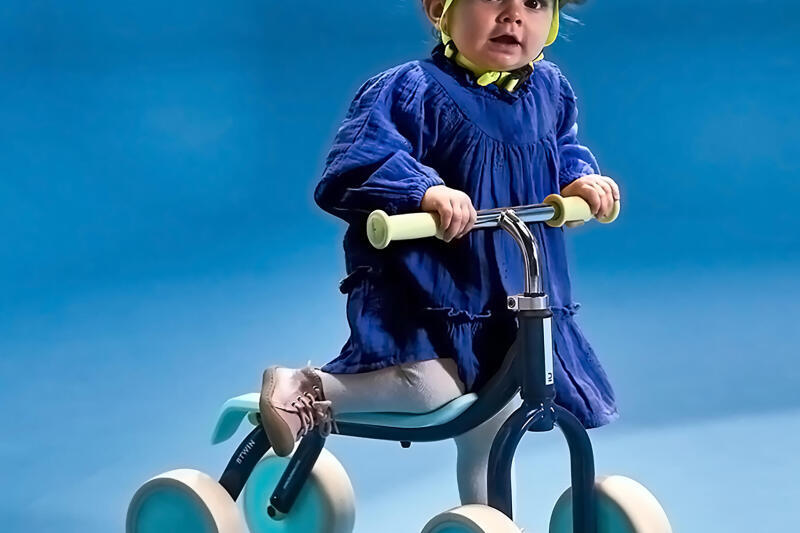Jeździk edukacyjny - rowerek biegowy dla dzieci Btwin 2 w 1