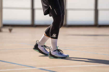 Zapatillas de baloncesto Mujer Fast 500 blancas