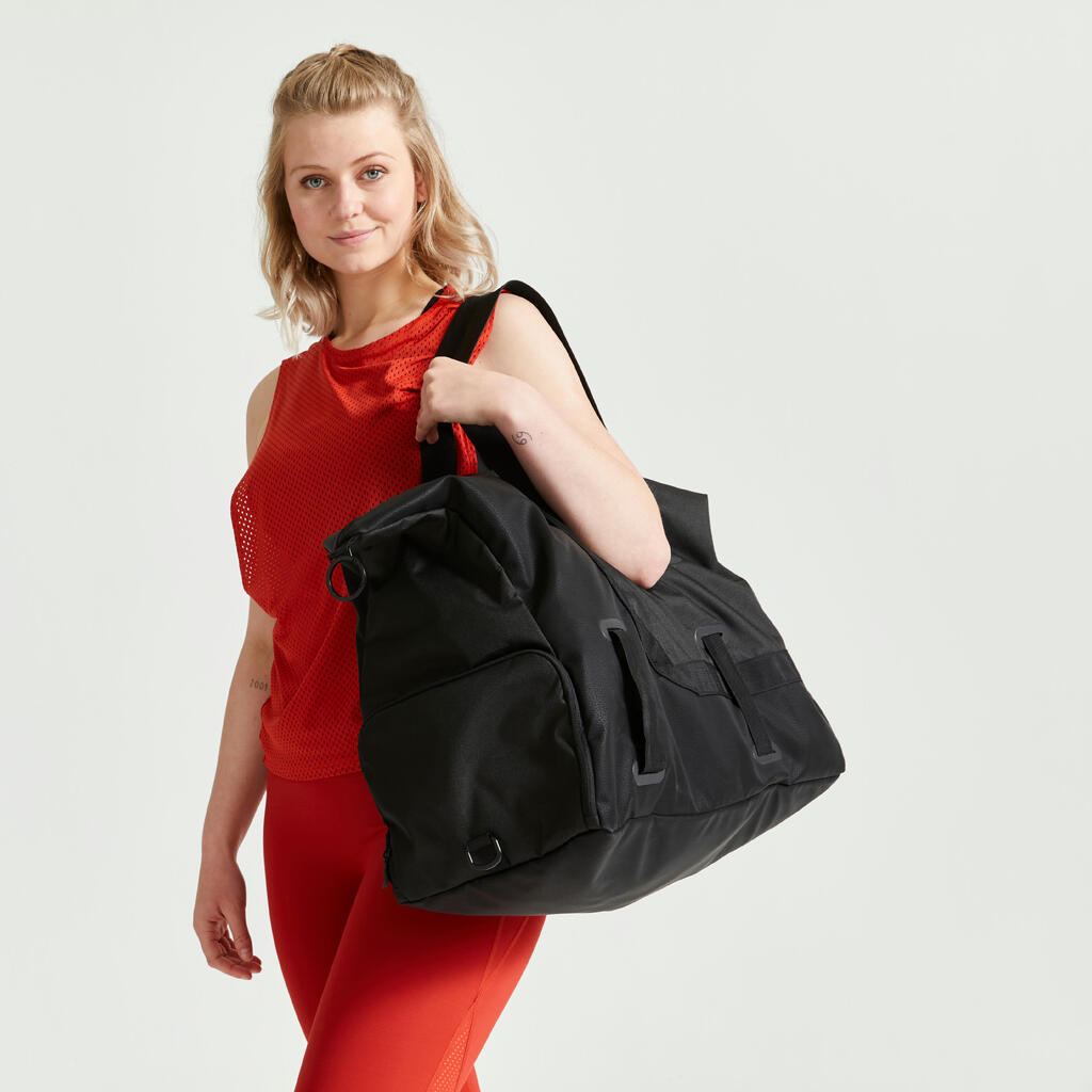 Eleganta treniņu soma, kas paredzēta gan vīriešiem, gan sievietēm