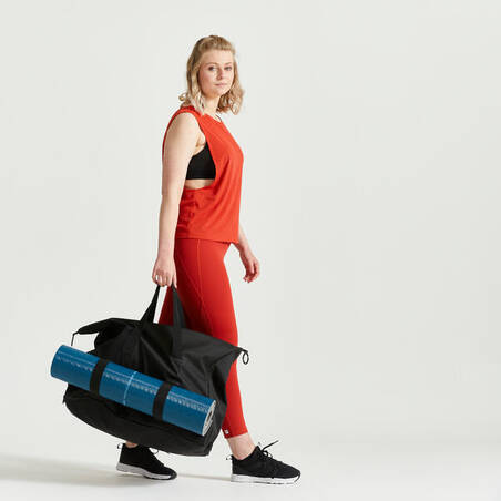 An Elegant Training Bag Designed For Both Men And Women