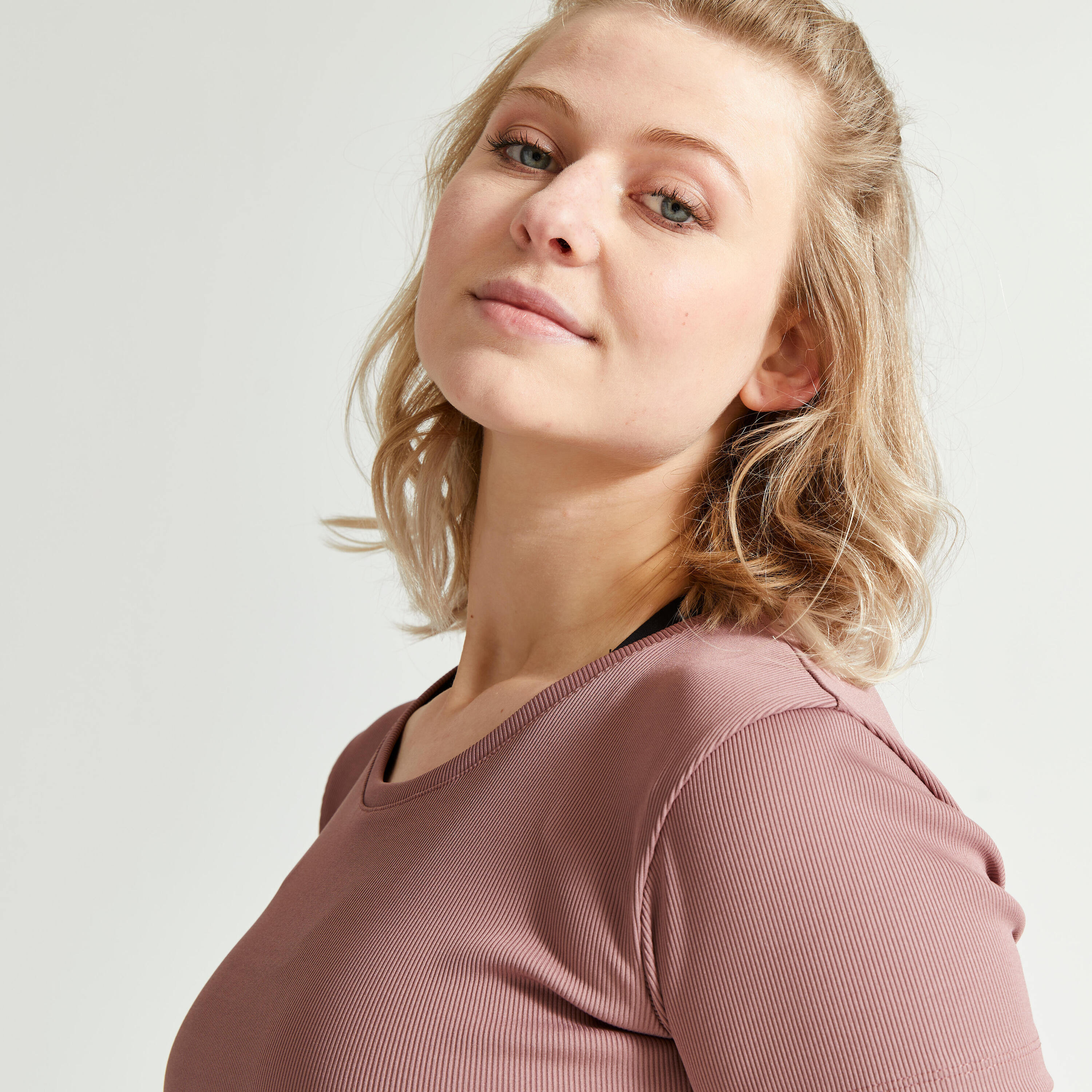 Dámské fitness tričko Crop Top s krátkým rukávem starorůžové
 4/4