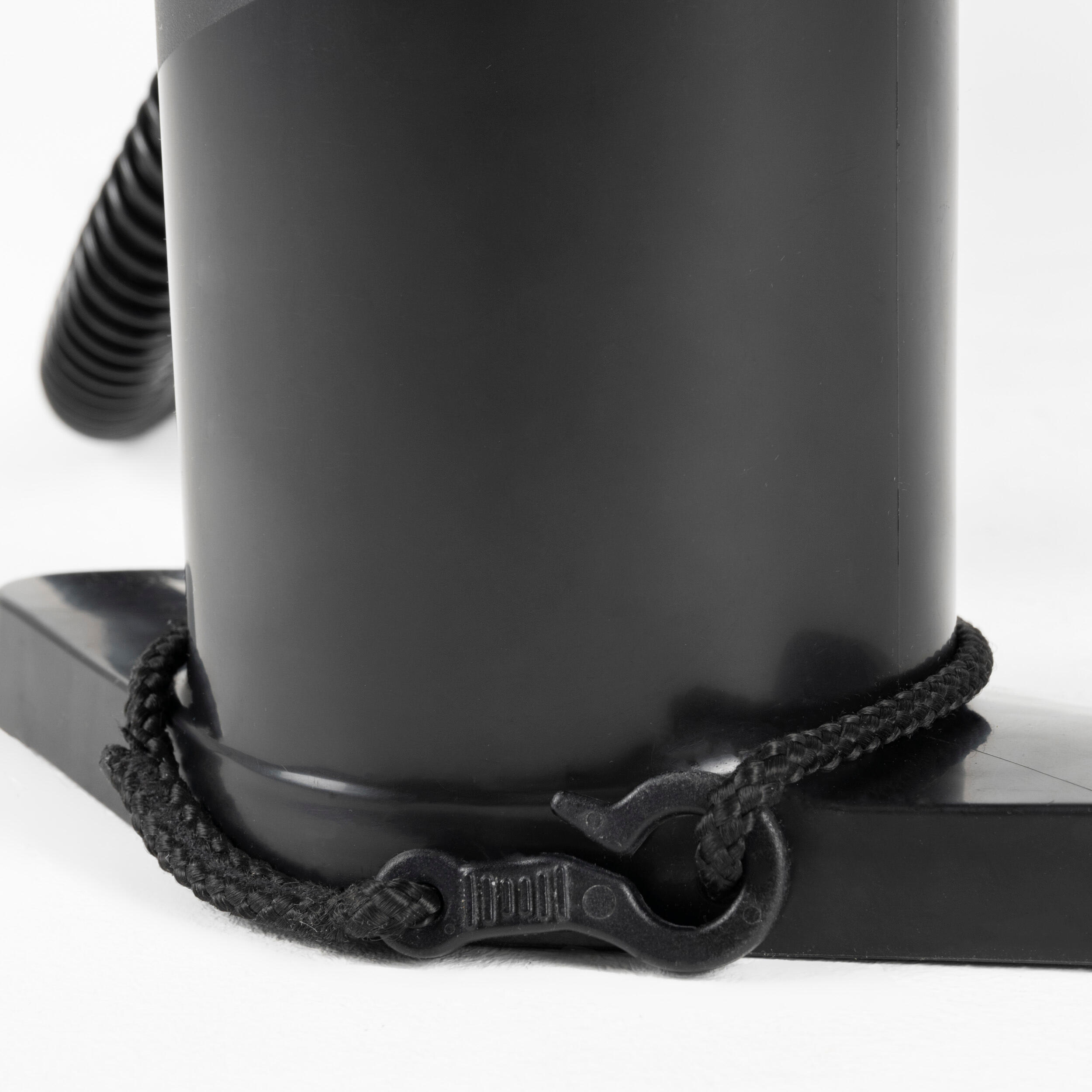 Kitesurf or Wingfoil dual-action pump (with universal connectors and leash) 9/10