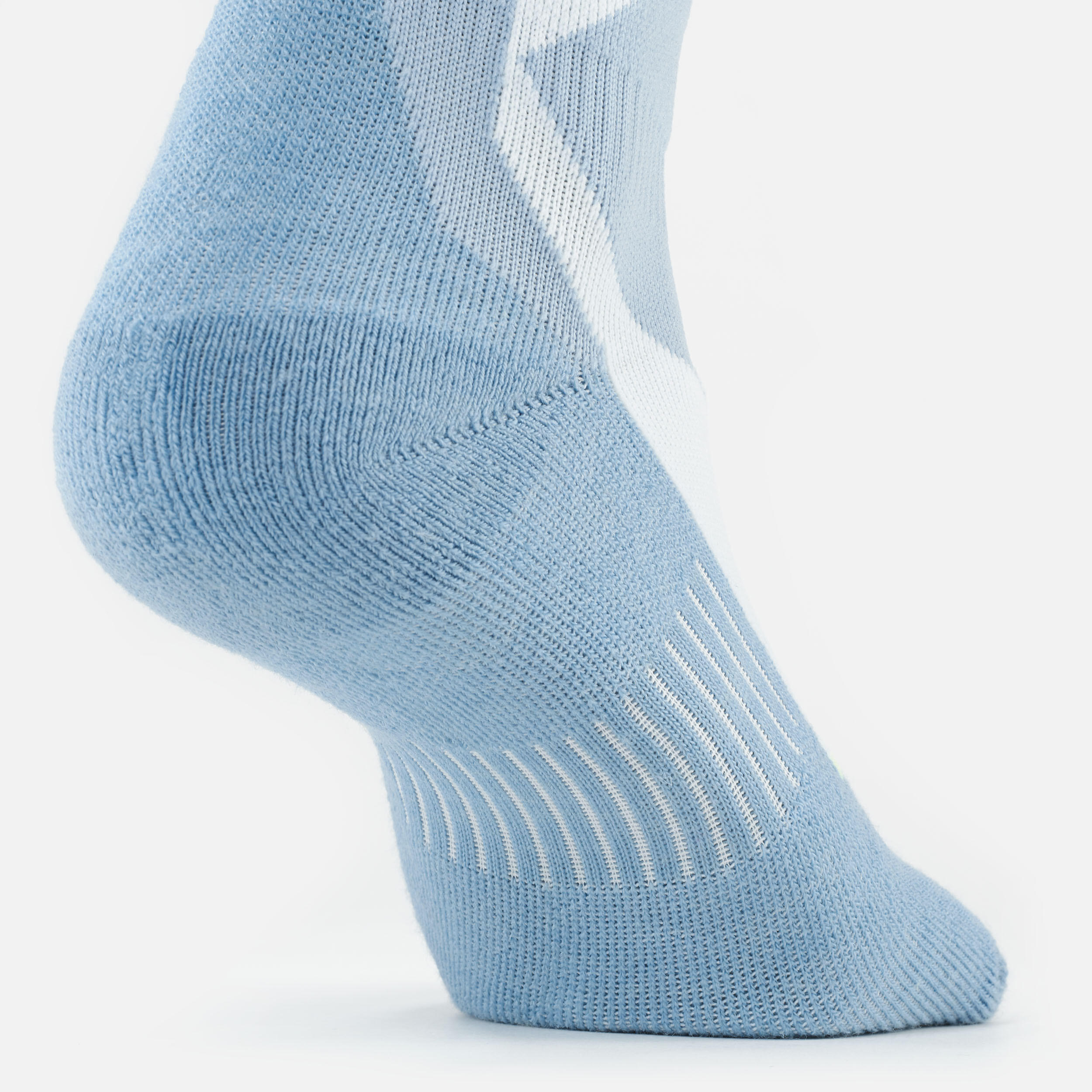 Light blue hotsell nike elite socks