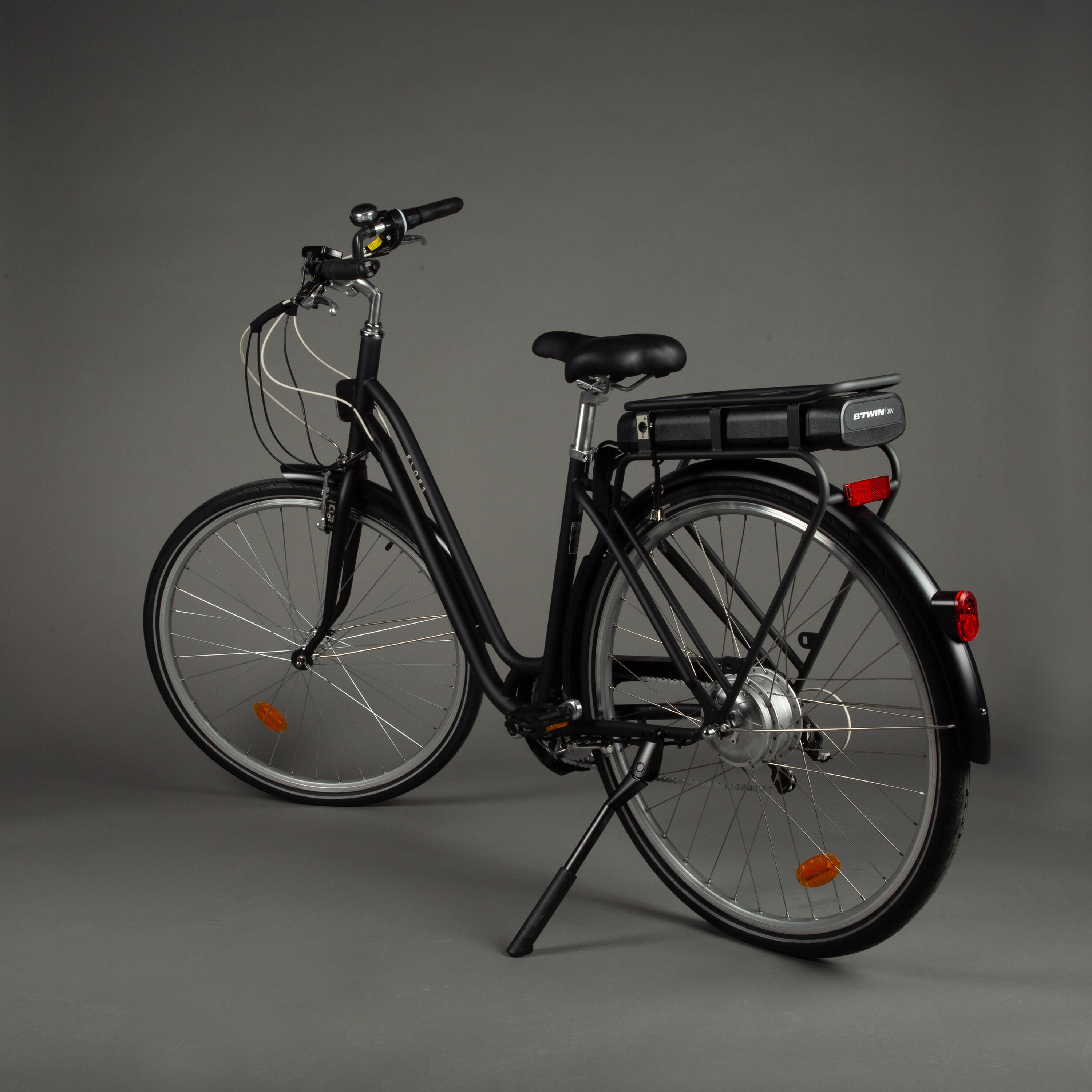Fully-equipped, v-brake, low frame electric city bike, black 16/25