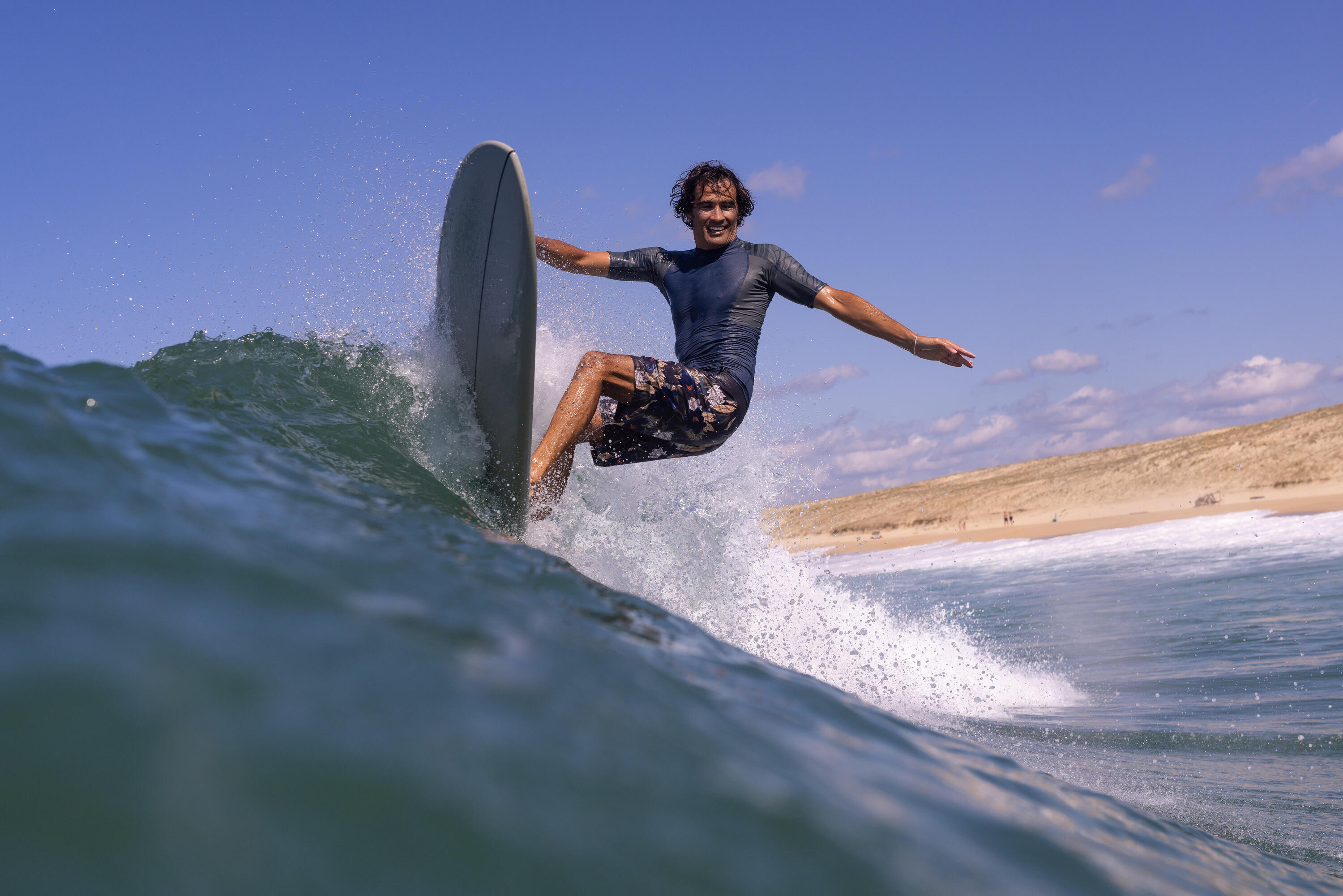 Surfboard 500 Hybrid 8' Lieferung mit drei Finnen  20/28