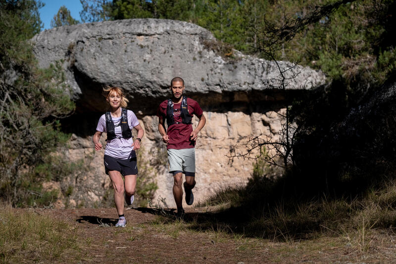 CALÇÕES JUSTOS DE TRAIL RUNNING CONFORT HOMEM CAQUI