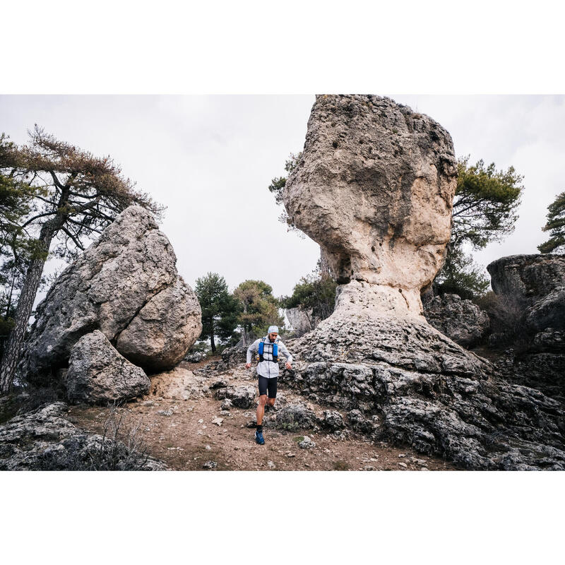 CALÇÕES JUSTOS DE TRAIL RUNNING EMBOSS HOMEM PRETO BRONZE