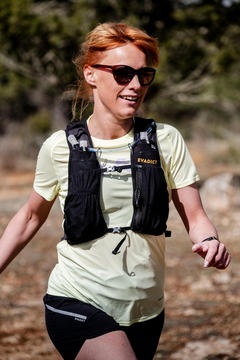 Laufshirt kurzarm Trailrunning Damen - hellgrün mit Grafikprint