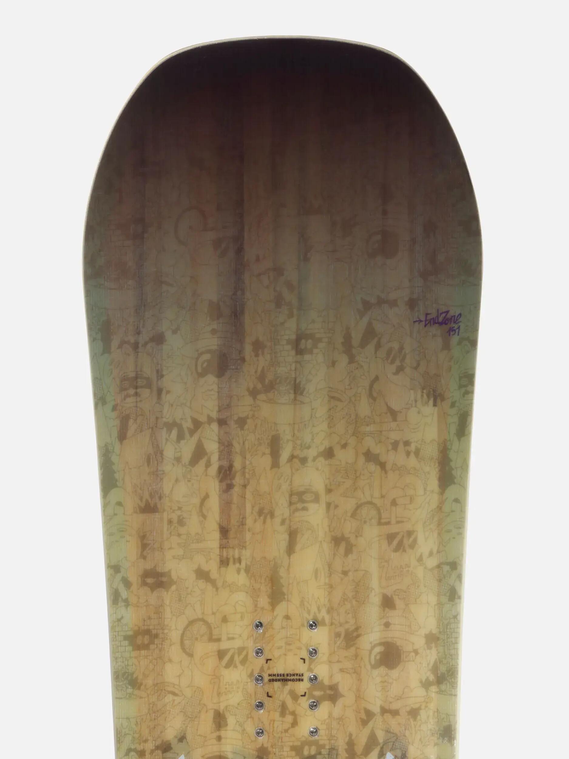 Une board illustrée par un artiste rider
