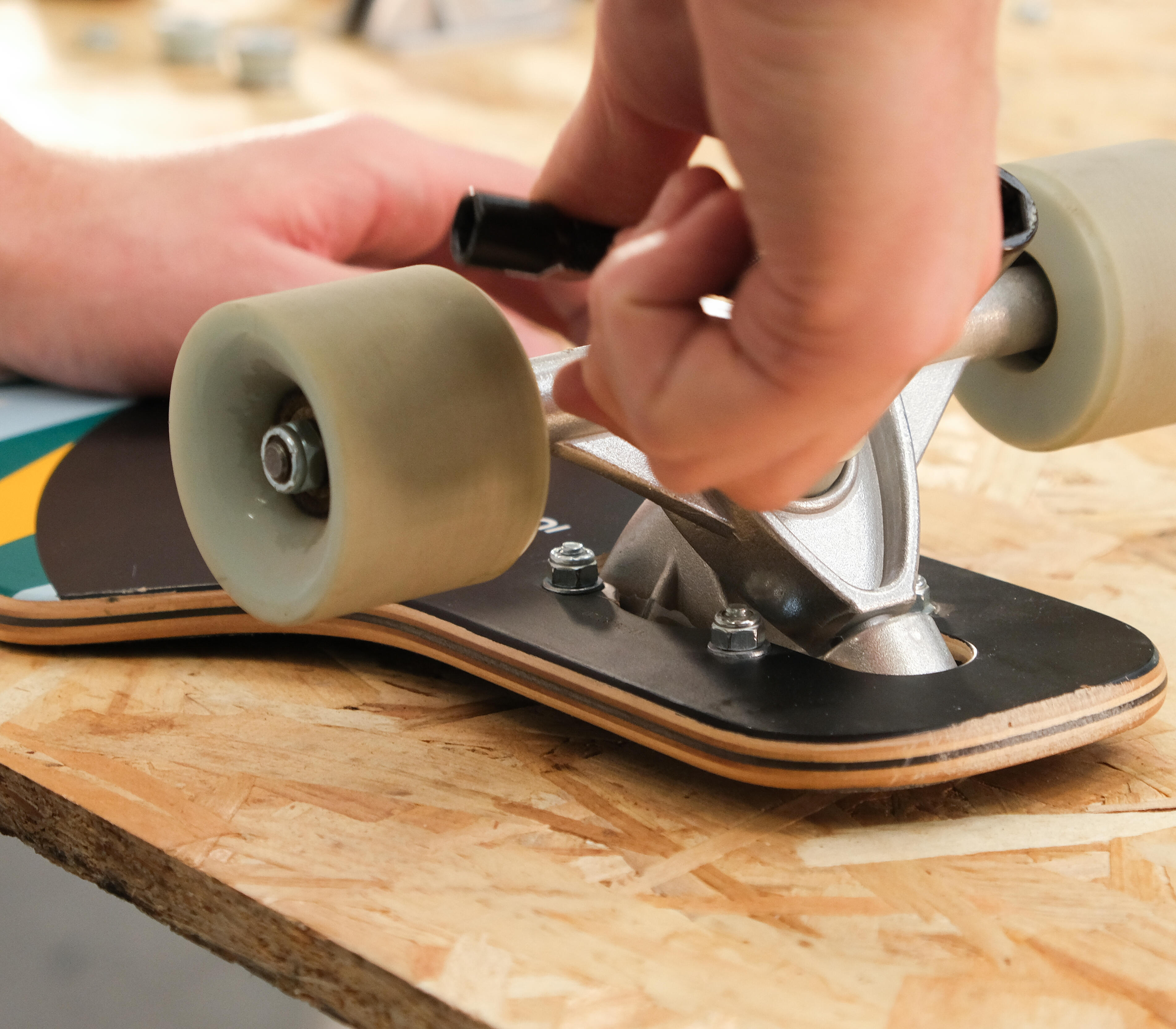 Wsparcie techniczne longboardu Oxelo Surfskate Crusing Carve 540 Bird : Instrukcja obsługi, naprawa