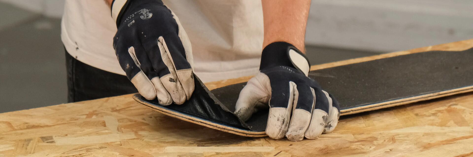 Comment retirer un grip de skateboard ?