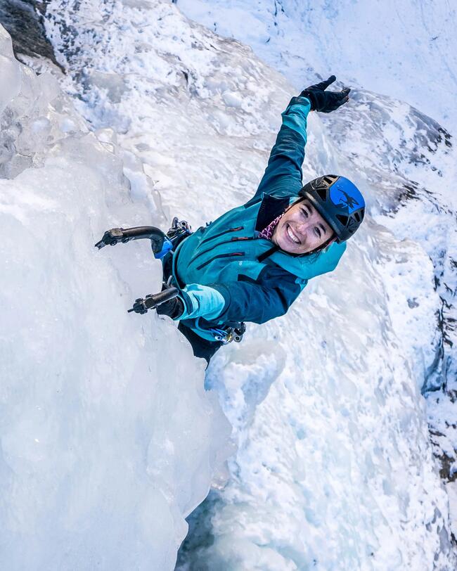 Women’s Waterproof MOUNTAINEERING Jacket - EVO MOUNTAINEERING green