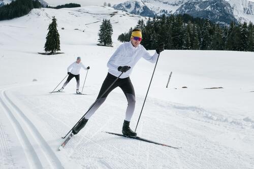 Diferencia entre esquí de fondo y esquí de travesía