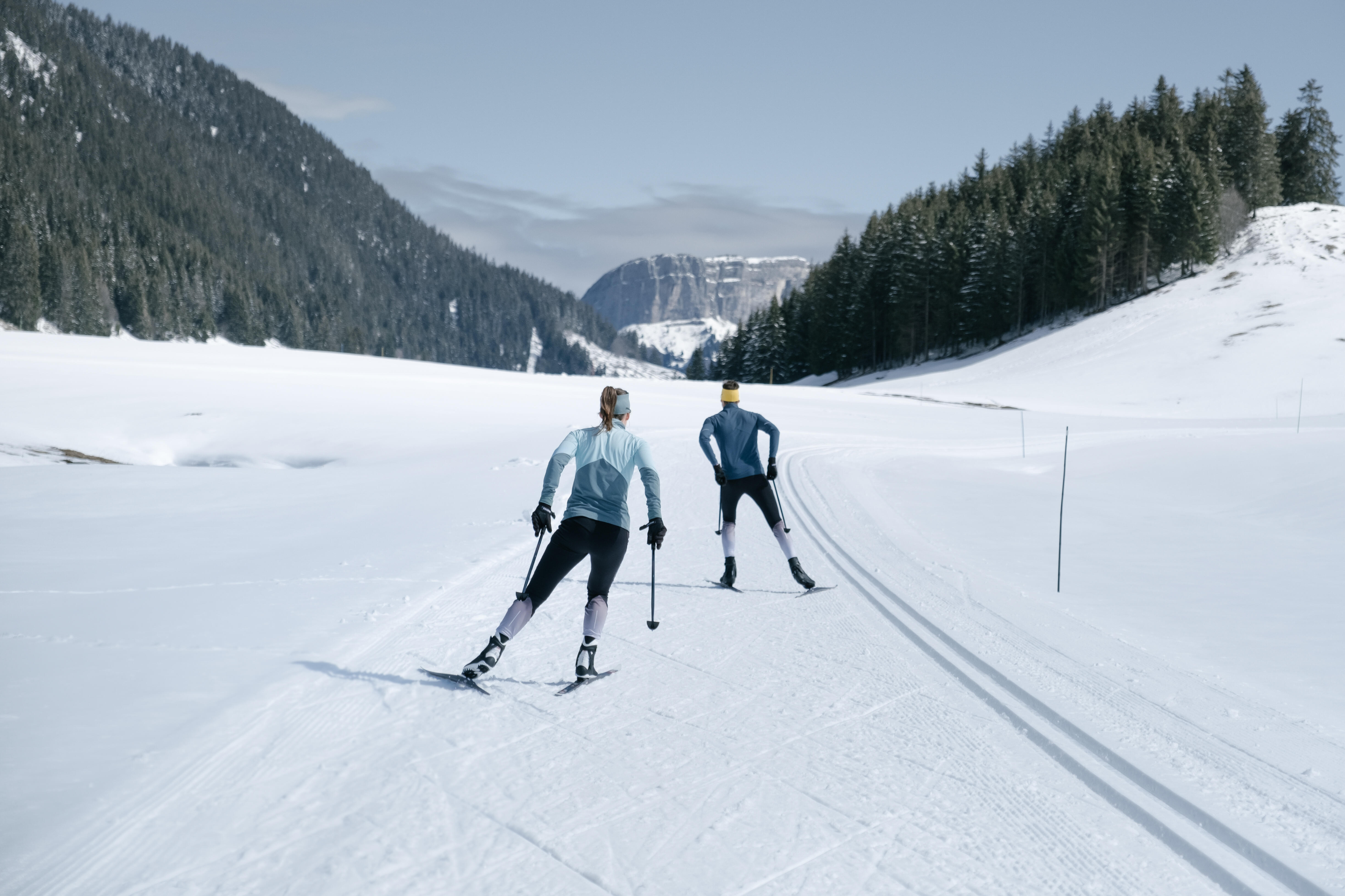Medium Camber Cross-Country Skate Skis - 550 - INOVIK