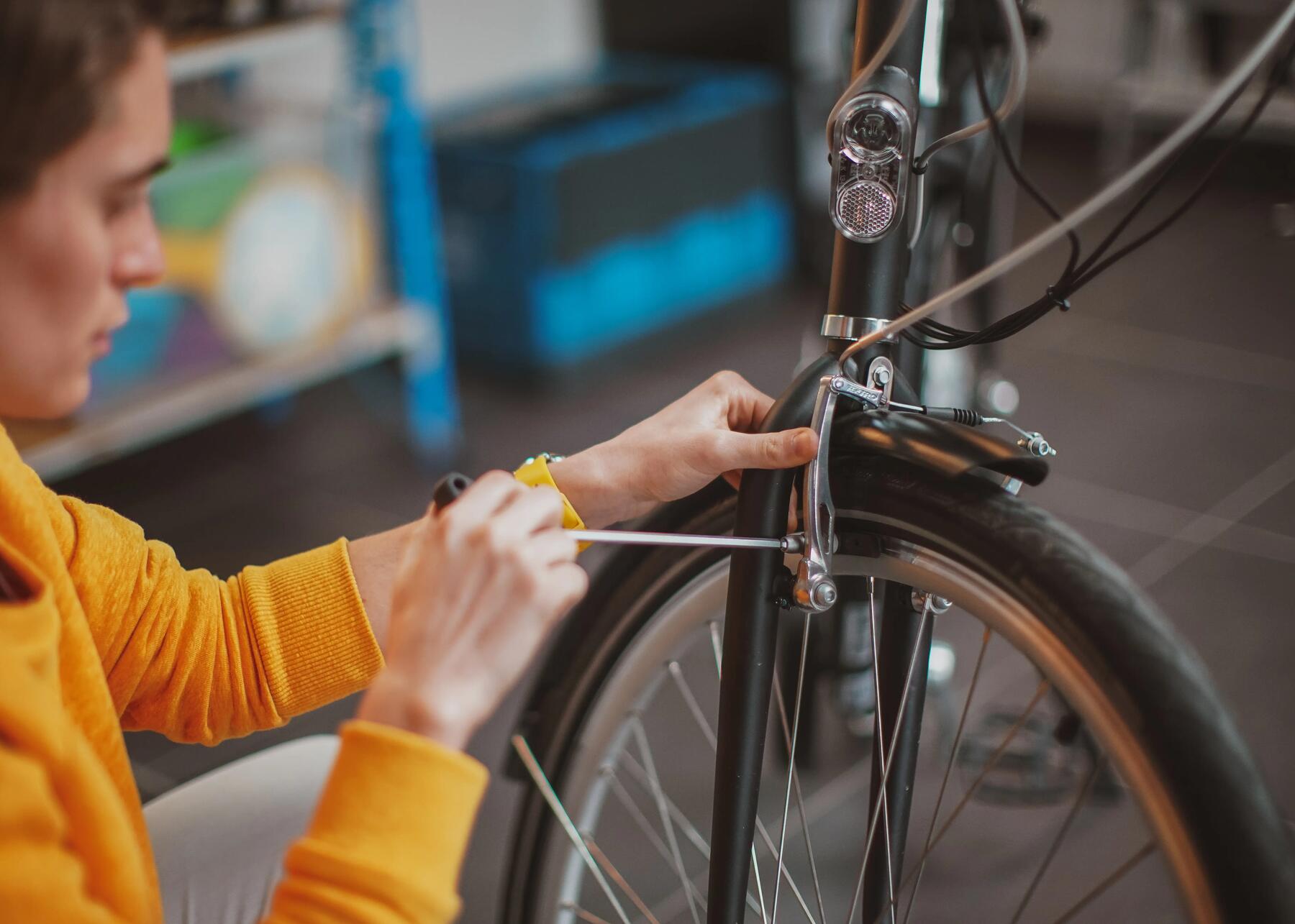 WIE WECHSLST DU EINEN BREMSZUG AN DEINEM FAHRRAD? 