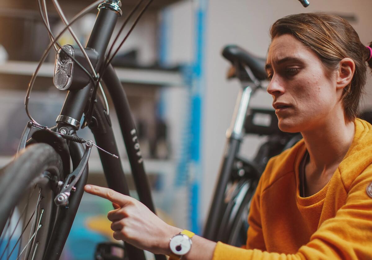 Frein velo touche roue sale