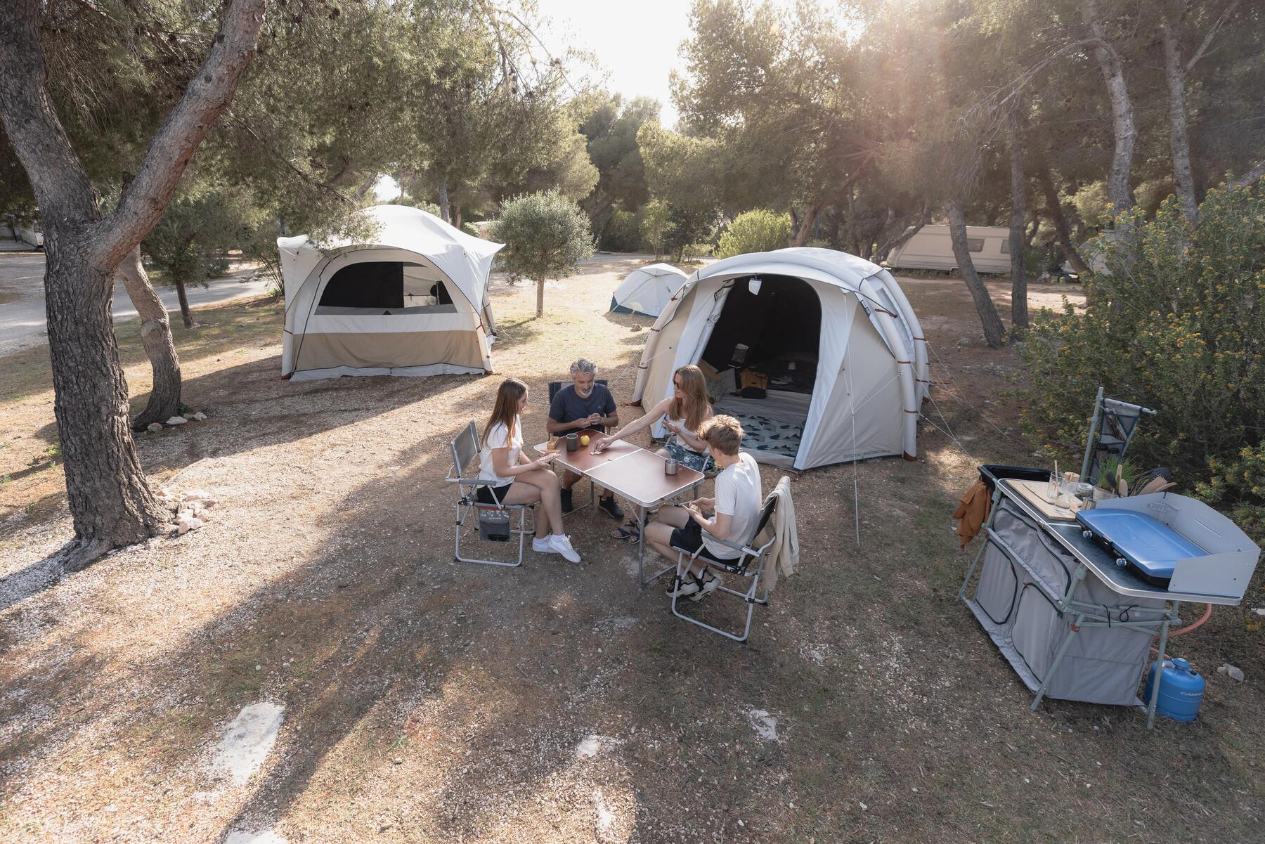Équiper vos emplacements nus avec des tentes aménagées