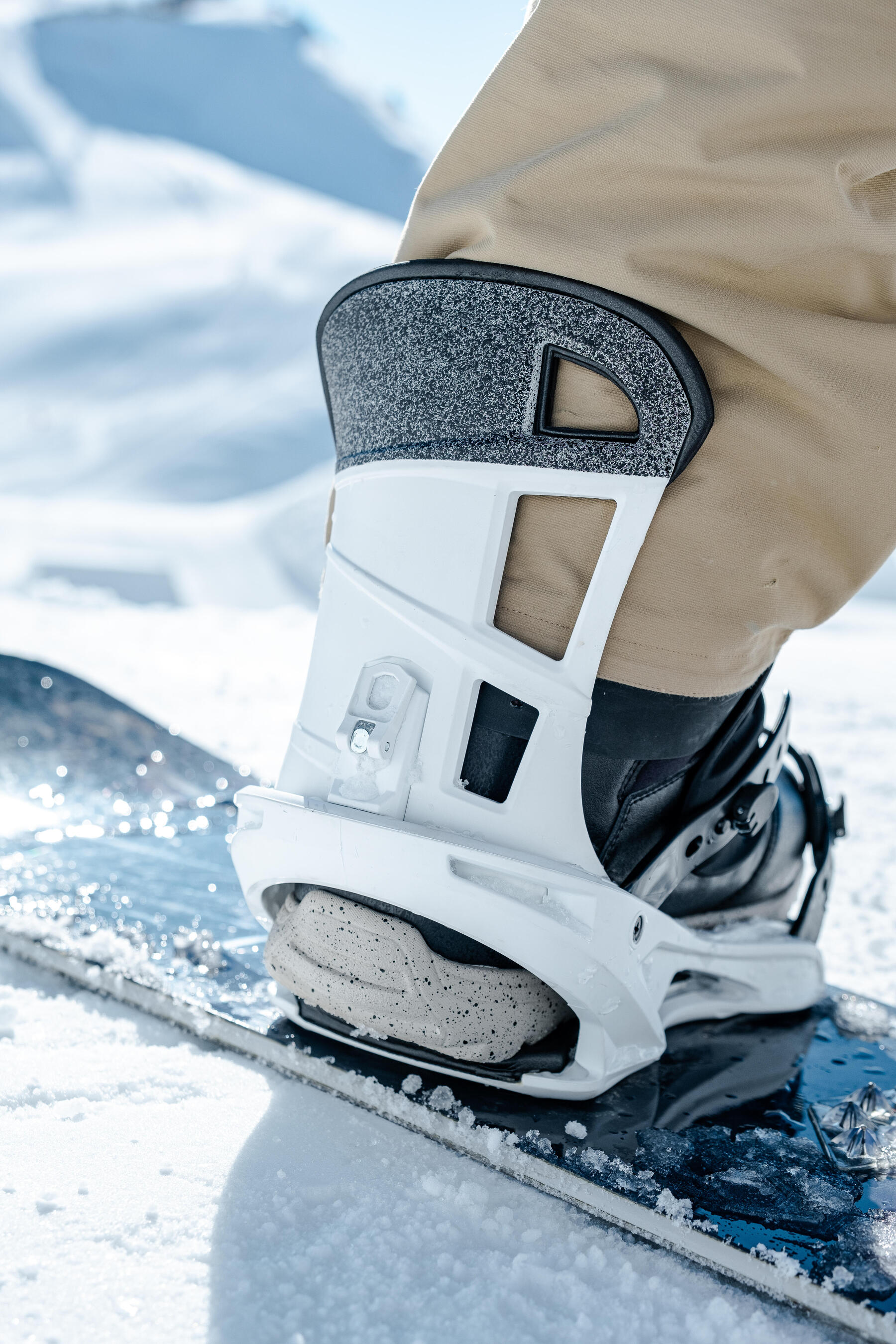 wide snowboard 