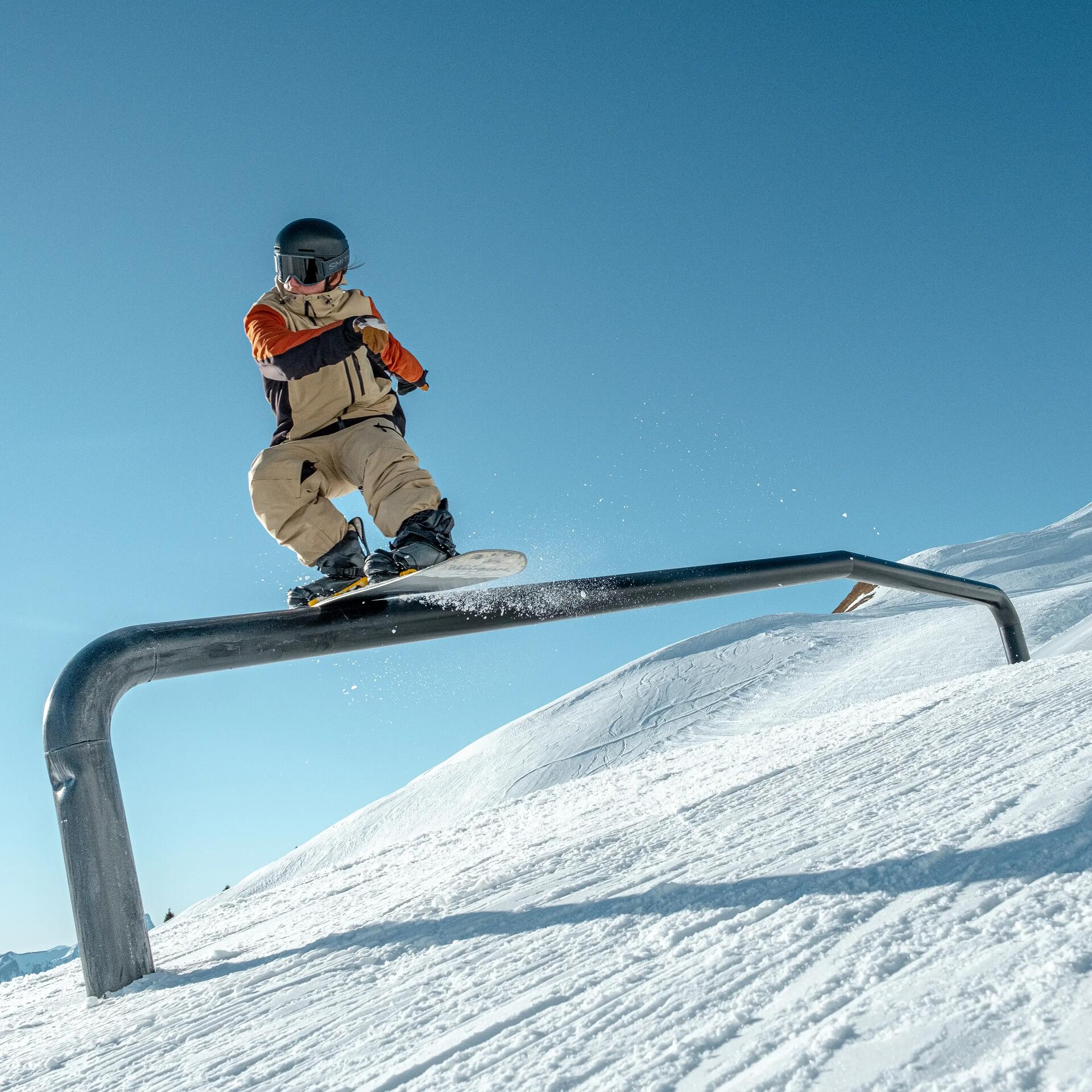 Une board illustrée par un artiste rider