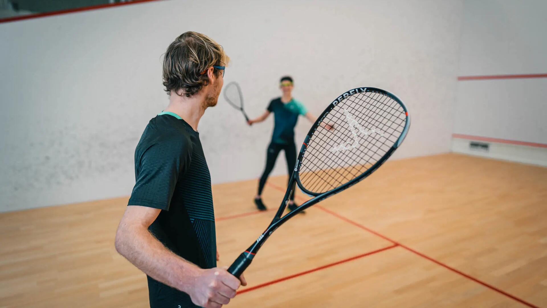 SQUASH: TOT CE TREBUIE SĂ ȘTII DESPRE UNUL DINTRE CELE MAI SĂNĂTOASE SPORTURI