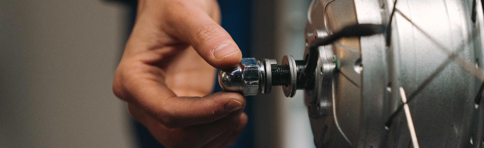 Changer le roulement de sa roue arriere de VTT