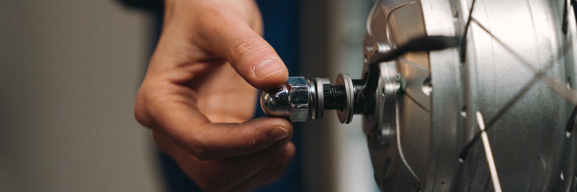 Cambiare il cuscinetto della ruota posteriore della MTB