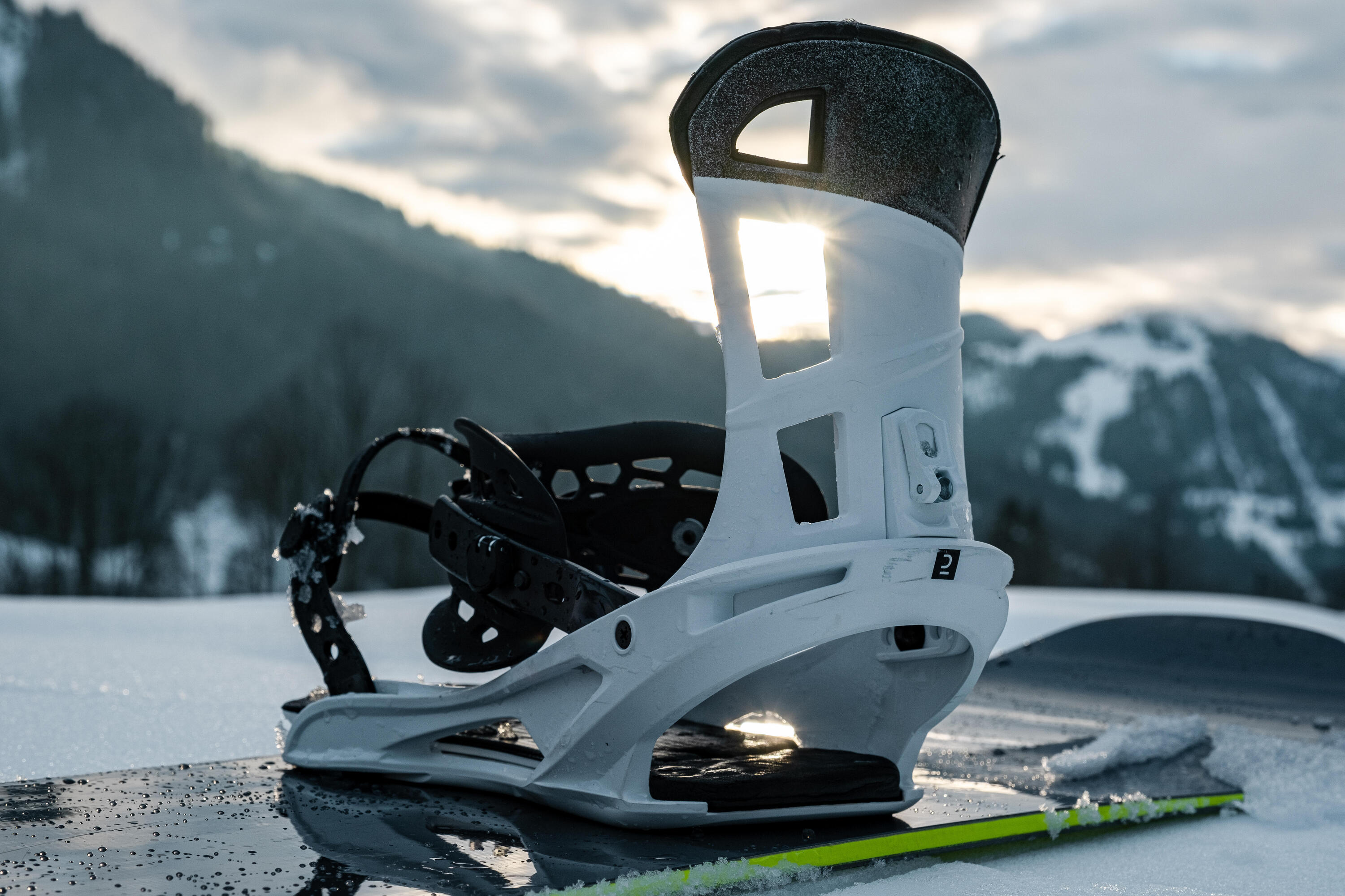 All Mountain/Freestyle Snowboard Bindings - SNB 500 - White 2/12
