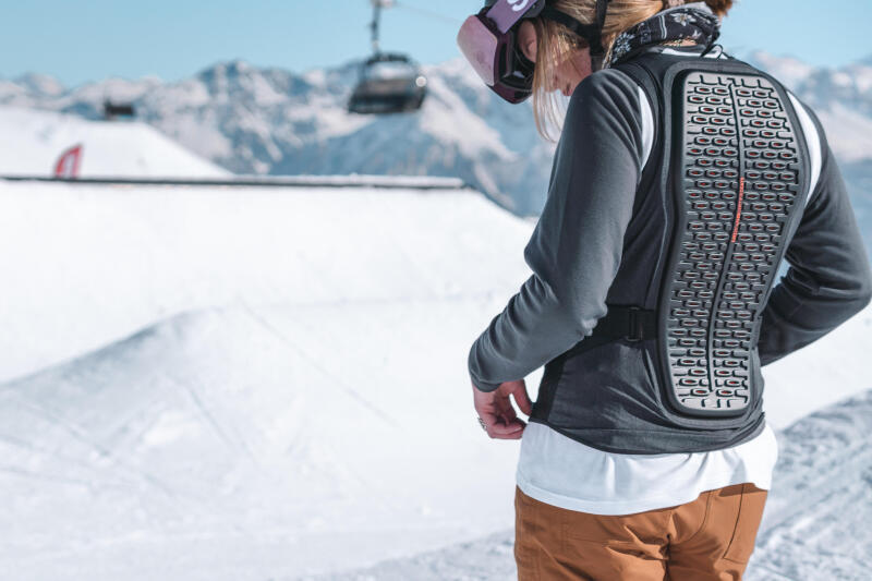 Ochraniacz pleców do jazdy na rowerze górskim, nartach i snowboardzie damski Wedze DBCK 500