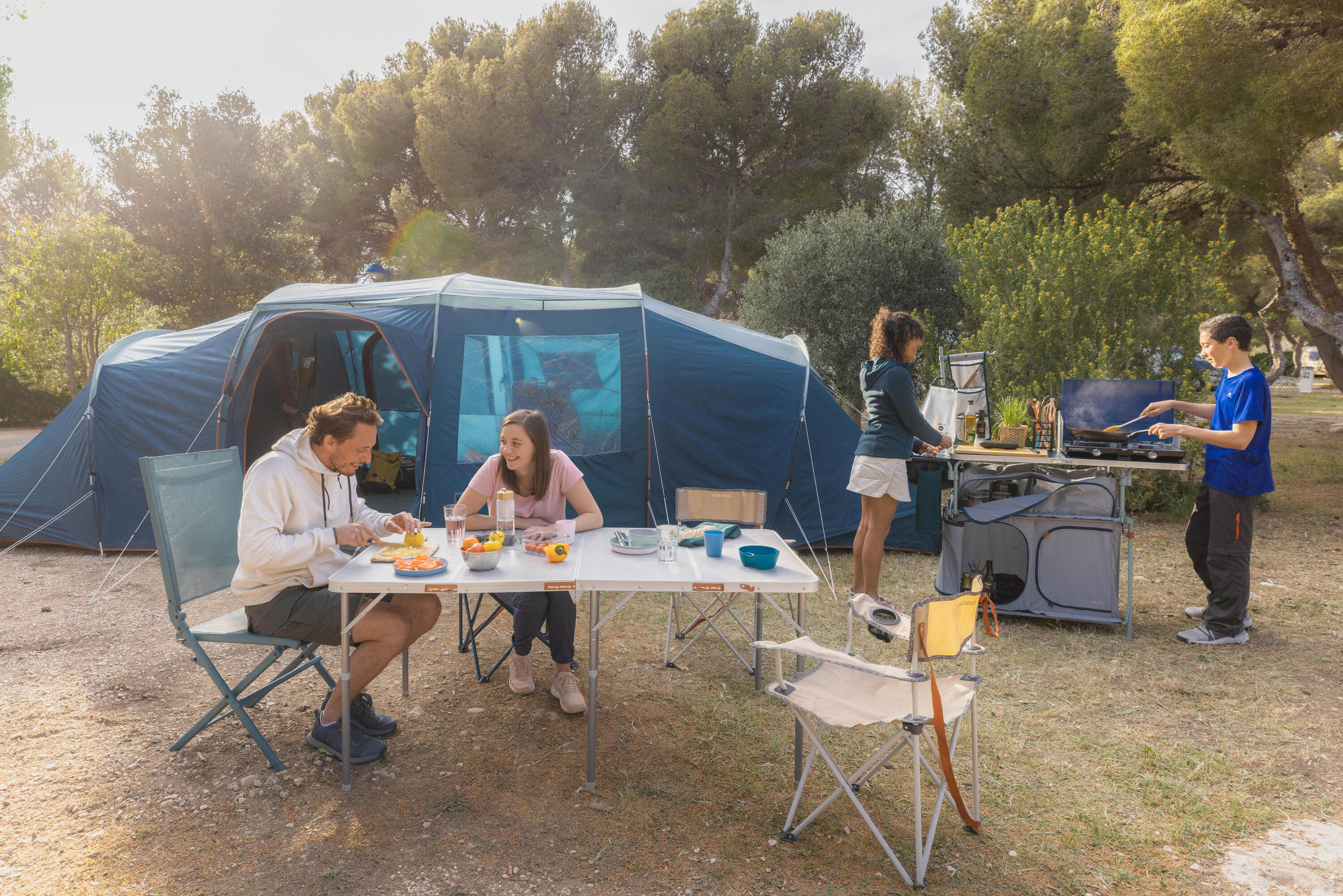 8 Man Tent With Poles - Arpenaz 8.4 3/33