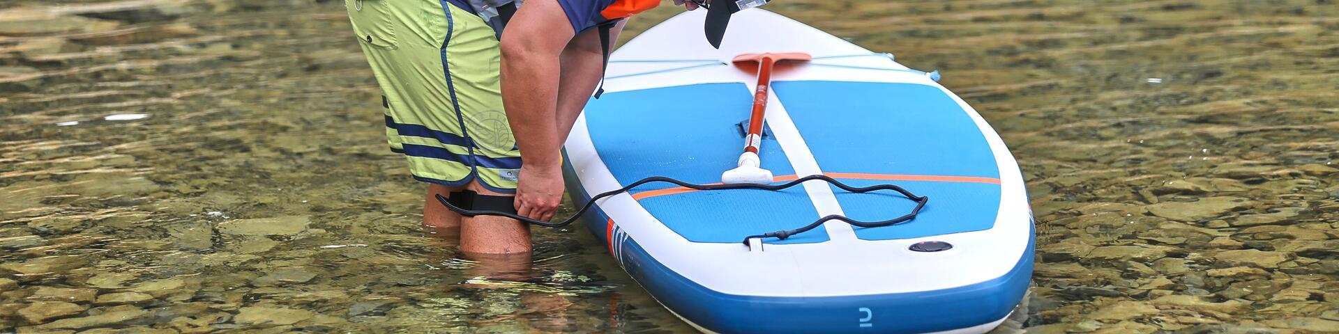 Wat is een SUP leash en hoe kies je de juiste? - Decathlon.nl