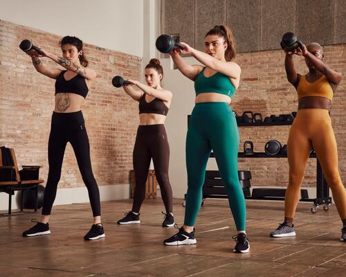 Desmintiendo mitos sobre el entrenamiento de pesas en mujeres 