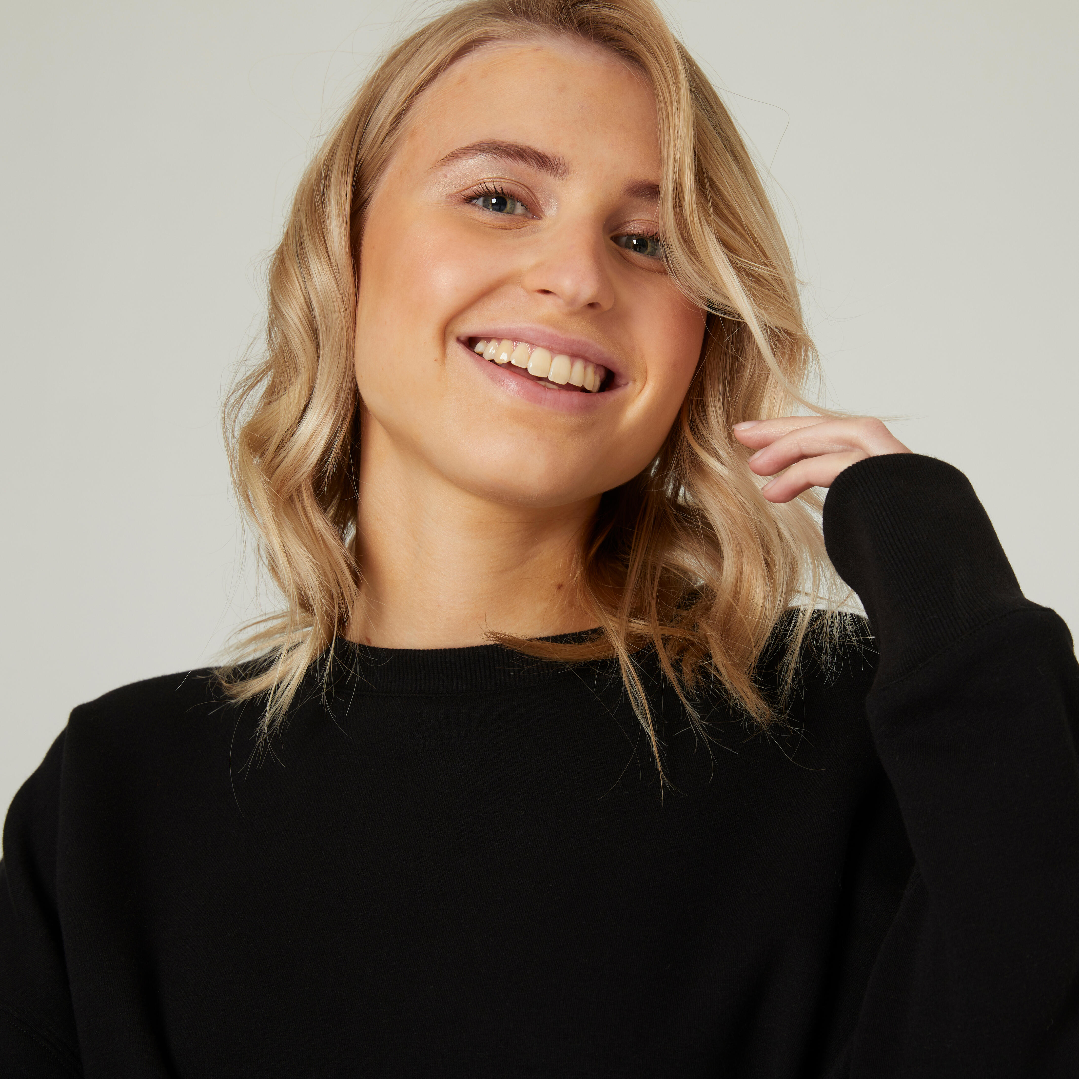 Women’s Cropped Fitness Sweatshirt - 520 Black - DOMYOS