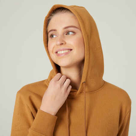 Γυναικείο φούτερ με κουκούλα για γυμναστική 500 Essentials - Hazelnut