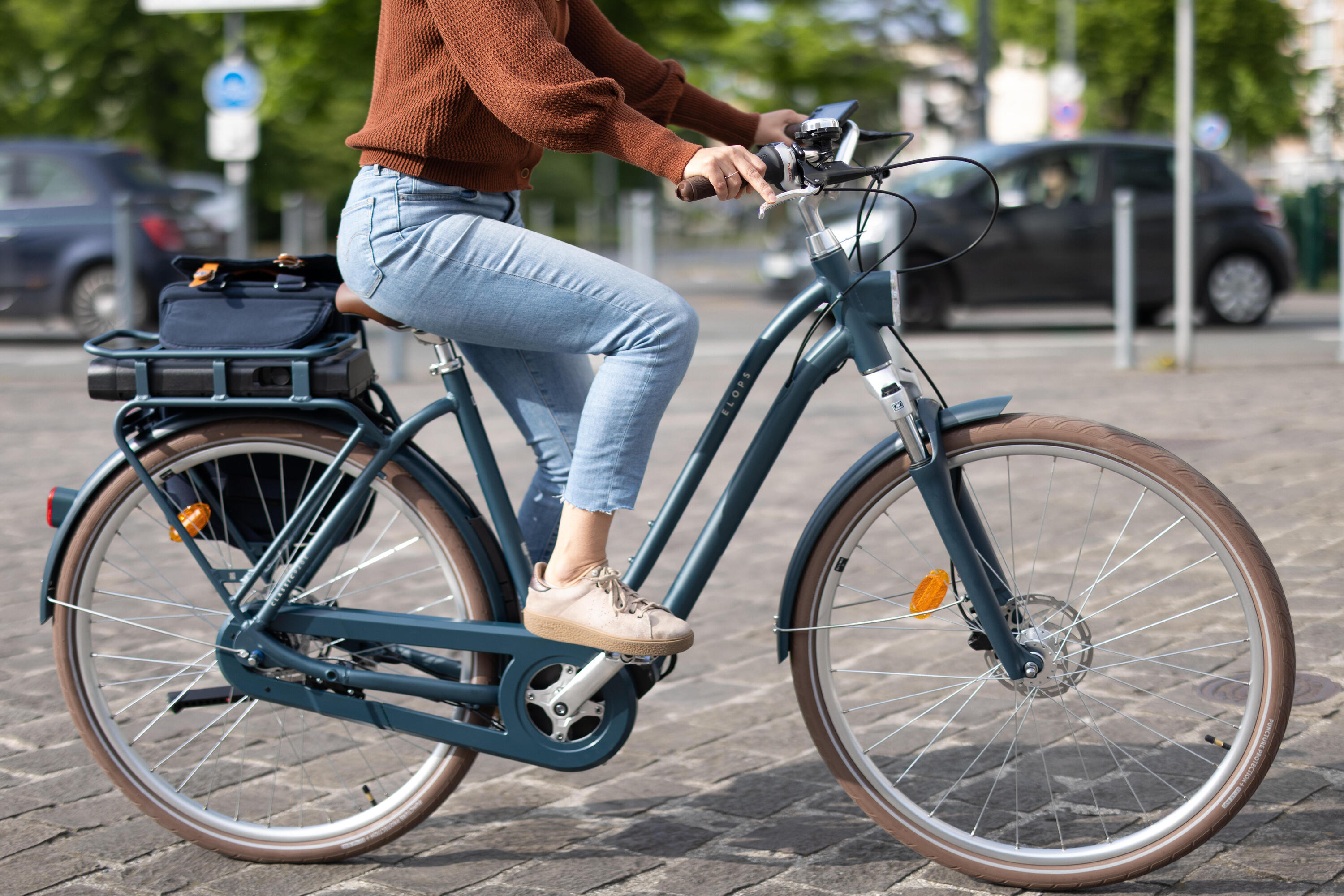 Elektrisches Citybike Elops 920 E connect LF entenblau 10/11