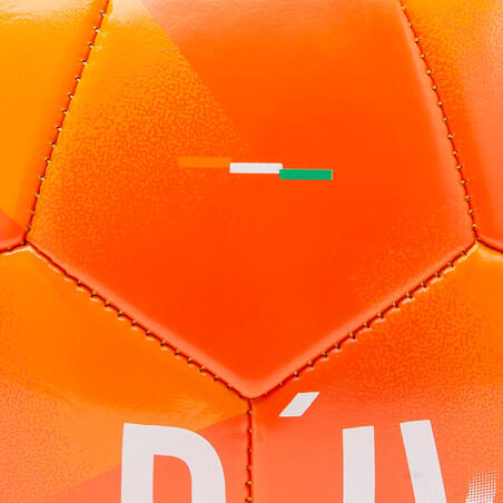 Ballon de football First Kick taille 5 (joueurs de 12 ans et plus) jaune -  Decathlon Cote d'Ivoire