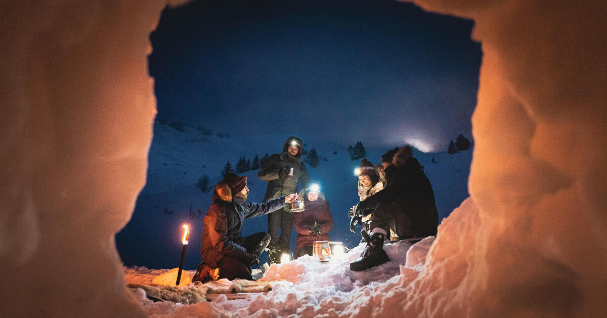 7 HIKING AND CAMPING CHRISTMAS GIFT IDEAS