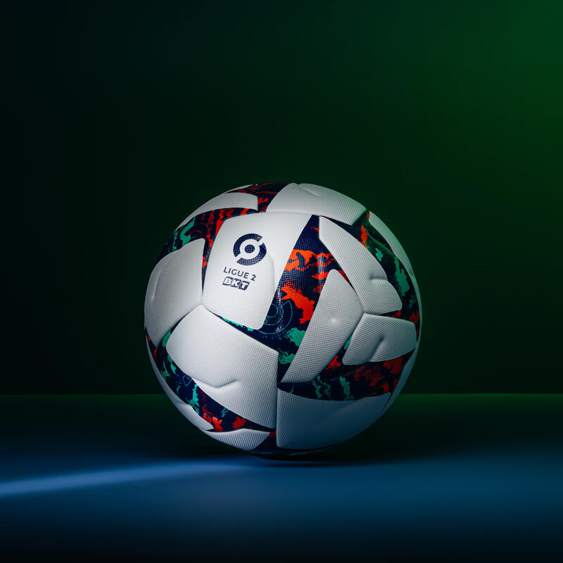 Fussball Ligue 2 BKT Offizieller Spielball 2022 mit Box