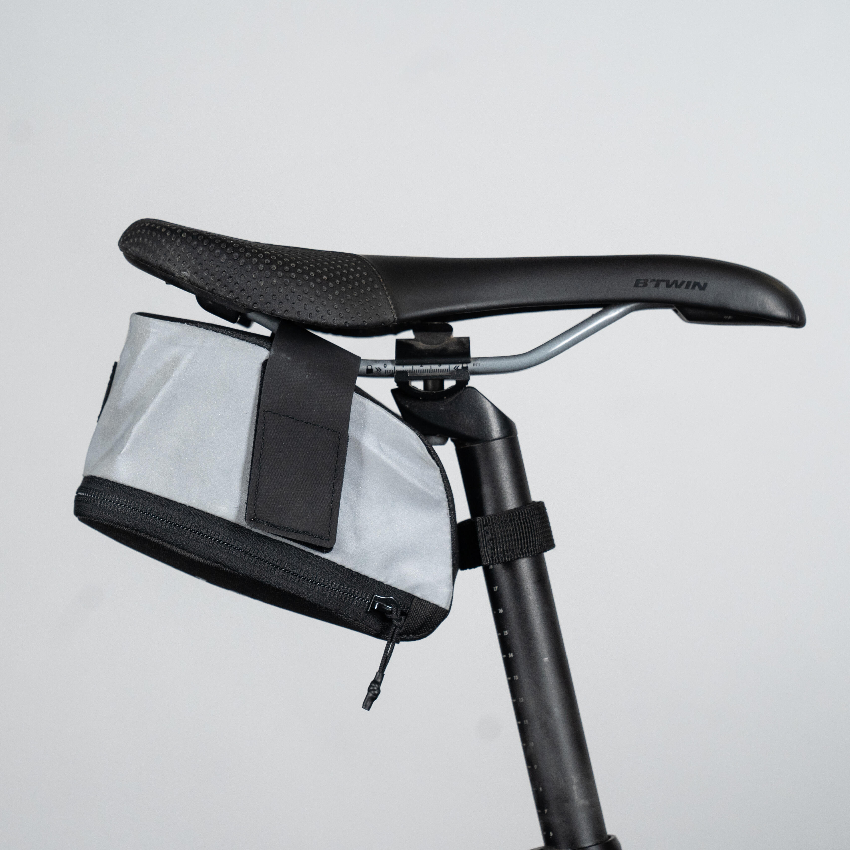 Geantă reflectorizantă șa EASY L 1L bicicleta imagine 2022