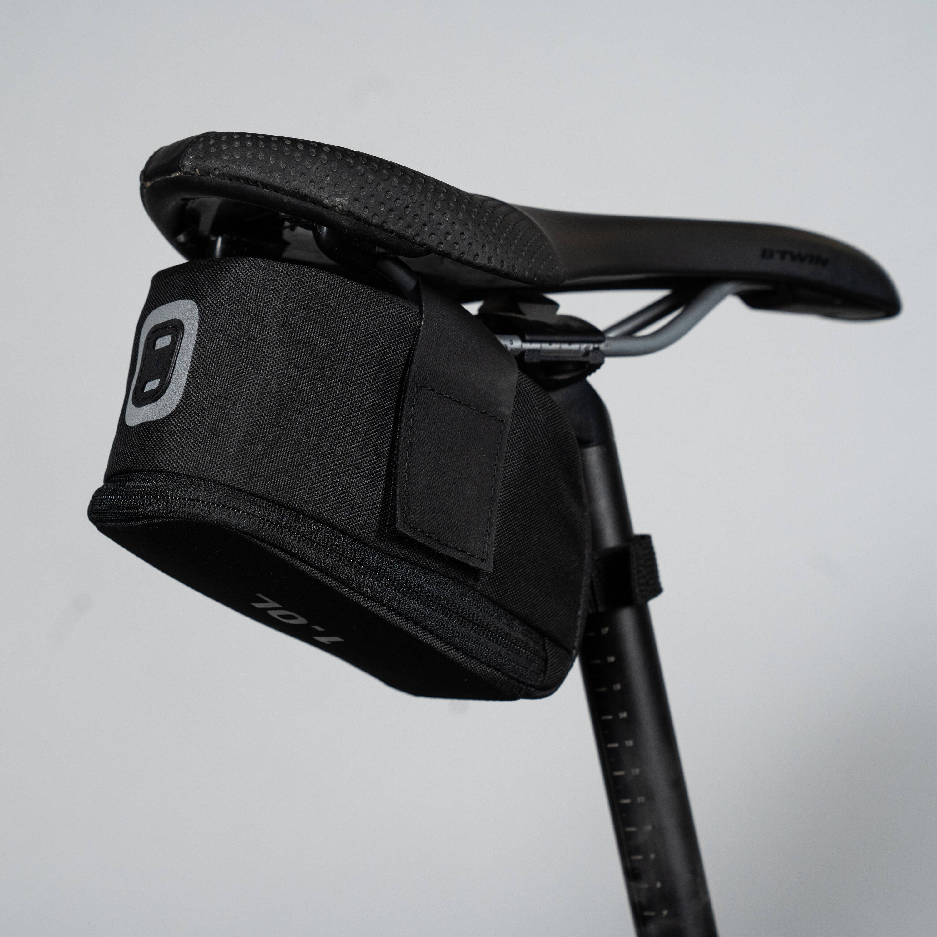 1L Saddle Bag Easy L - Black -  2