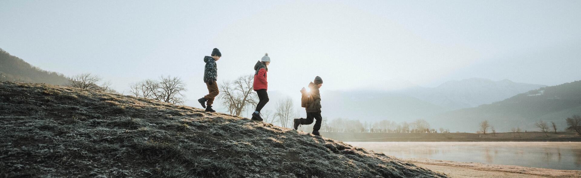 Our advice on choosing socks for snow hiking