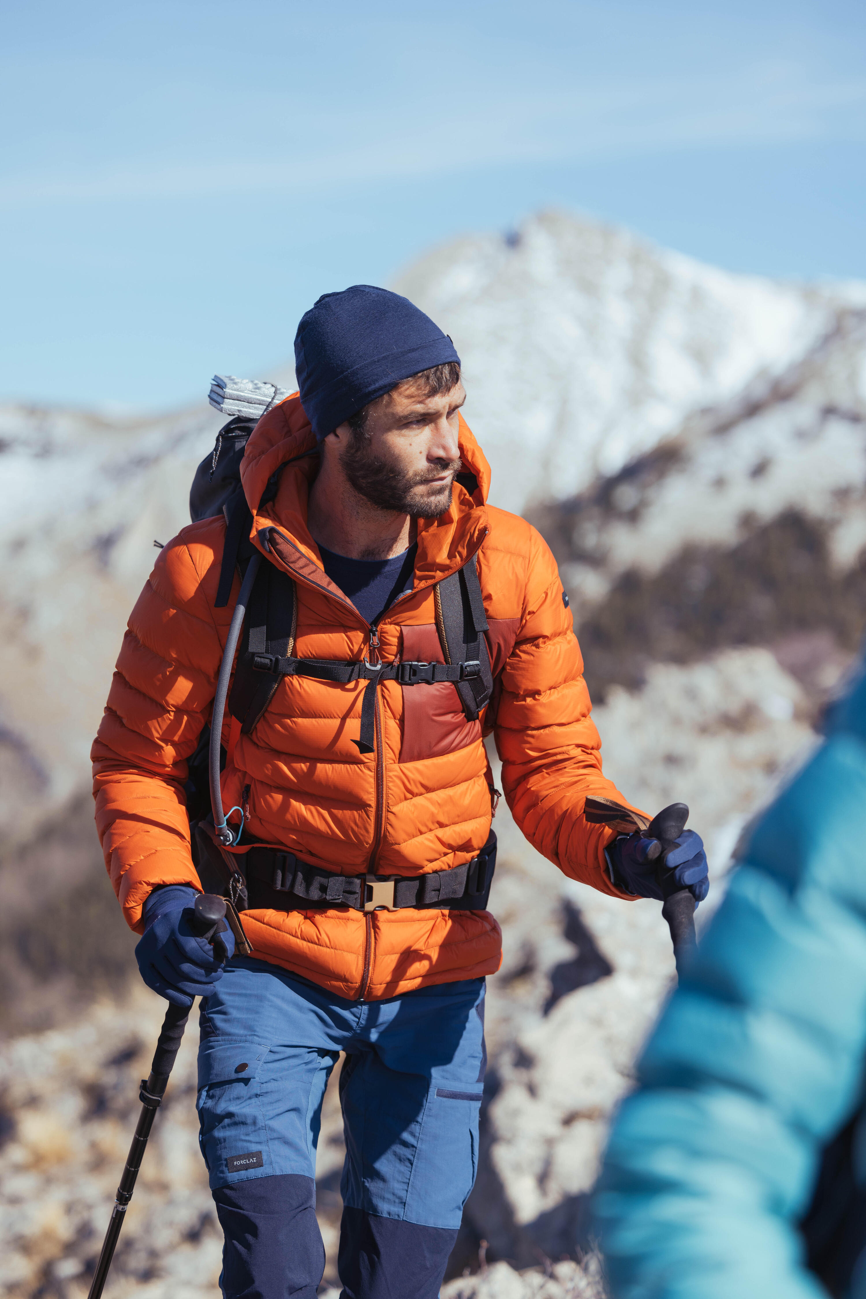 Daunenjacke Herren bis -10 °C Kapuze Trekking - MT500  8/12