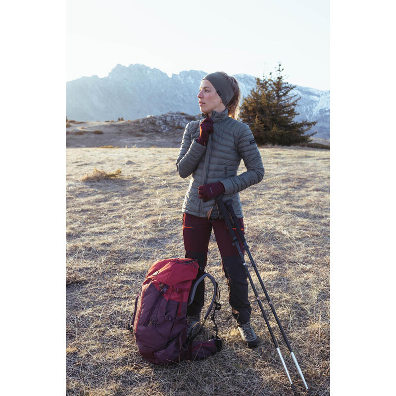 Rucsac Trekking la munte cu husă ploaie MT100 EASYFIT 50L Bordo Damă
