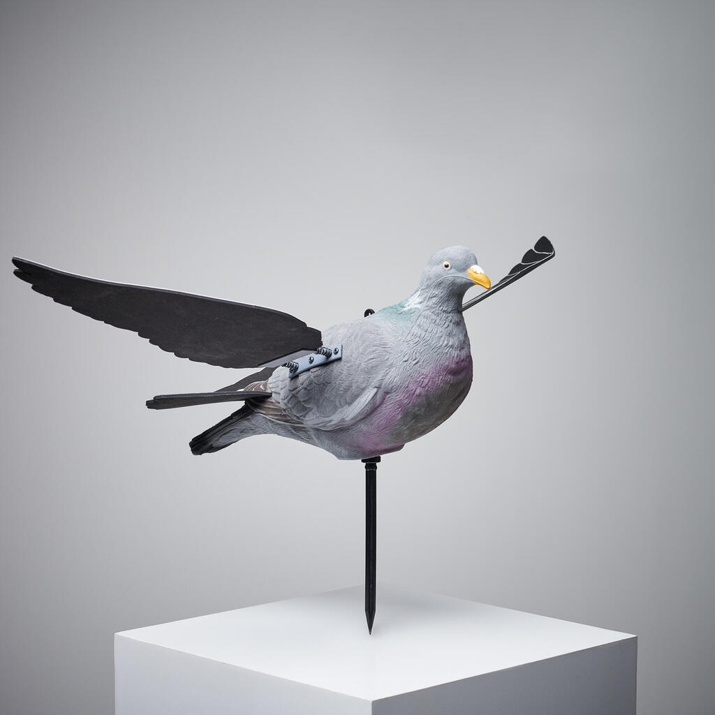 FLYING GAME BIRD DECOY 920 WITH FLAPPING WINGS