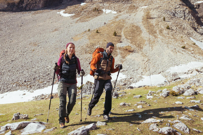 Kamizelka trekkingowa damska puchowa Forclaz MT500