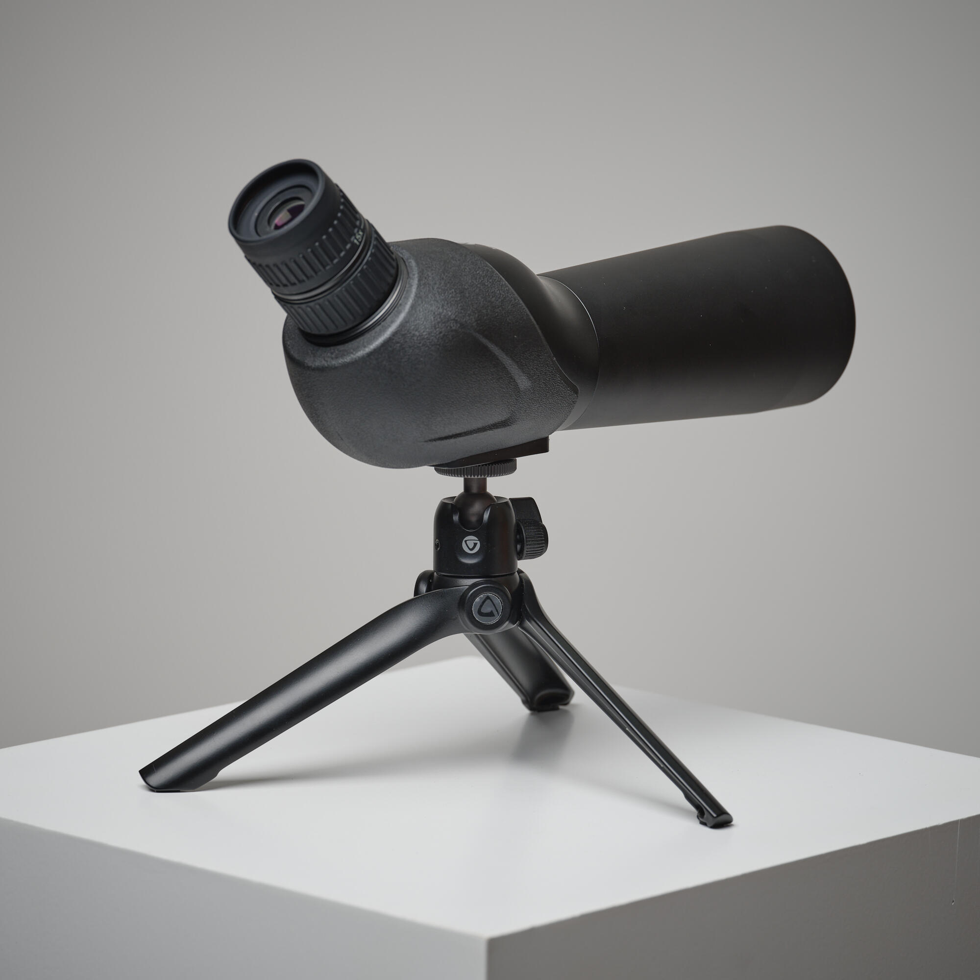 VANGUARD Vodotesný monokulár Vanguard Vesta 460A 15-50×60 bez · záber 5