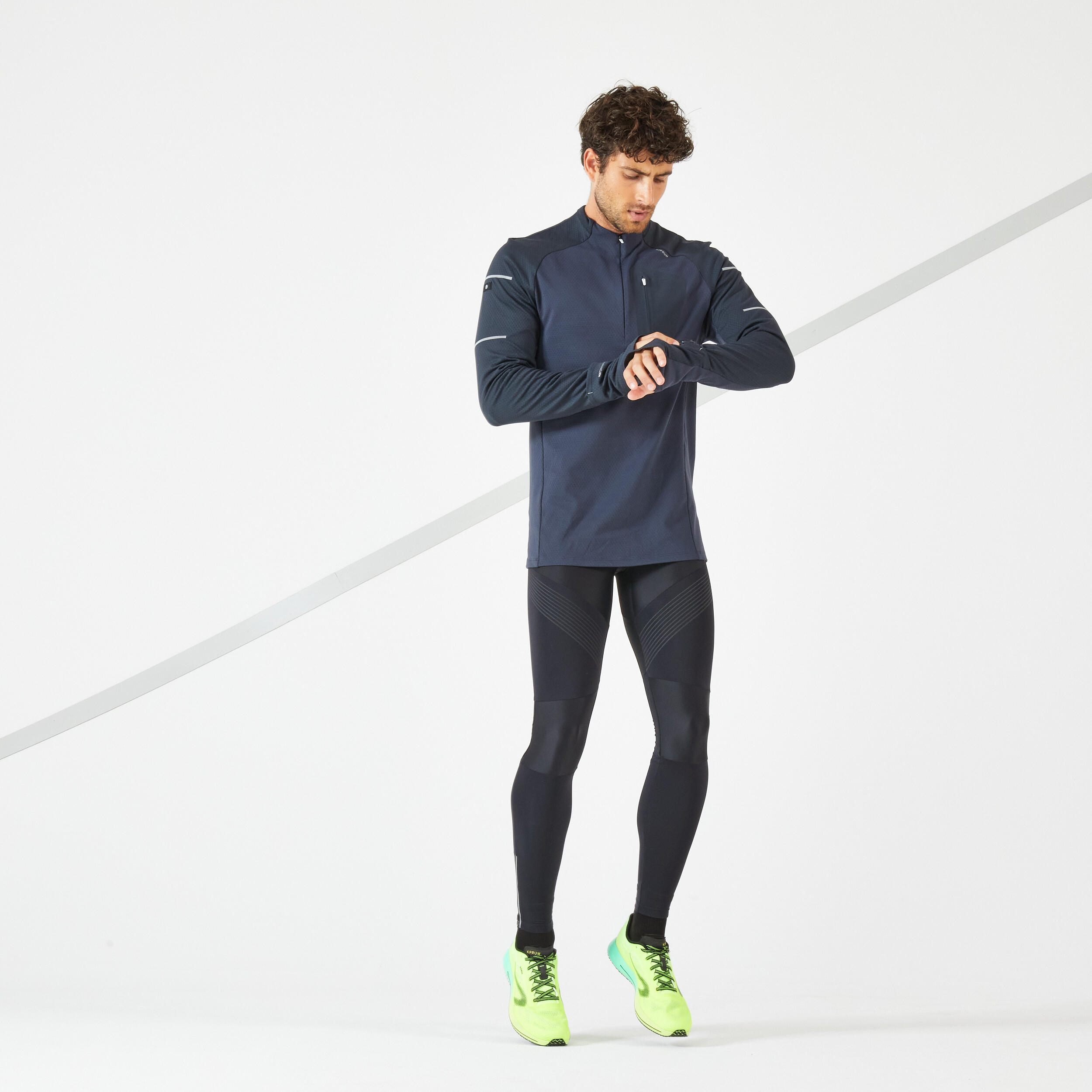 Men's Warm Light Winter Running T-Shirt - Kiprun Long-Sleeved Grey - Carbon  grey, [EN] smoked black - Kiprun - Decathlon