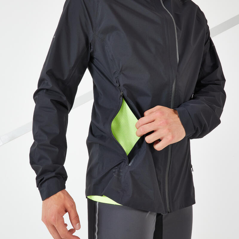 CHAQUETA RUNNING HOMBRE IMPERMEABLE CORTAVIENTO - KIPRUN RAIN+ NEGRO