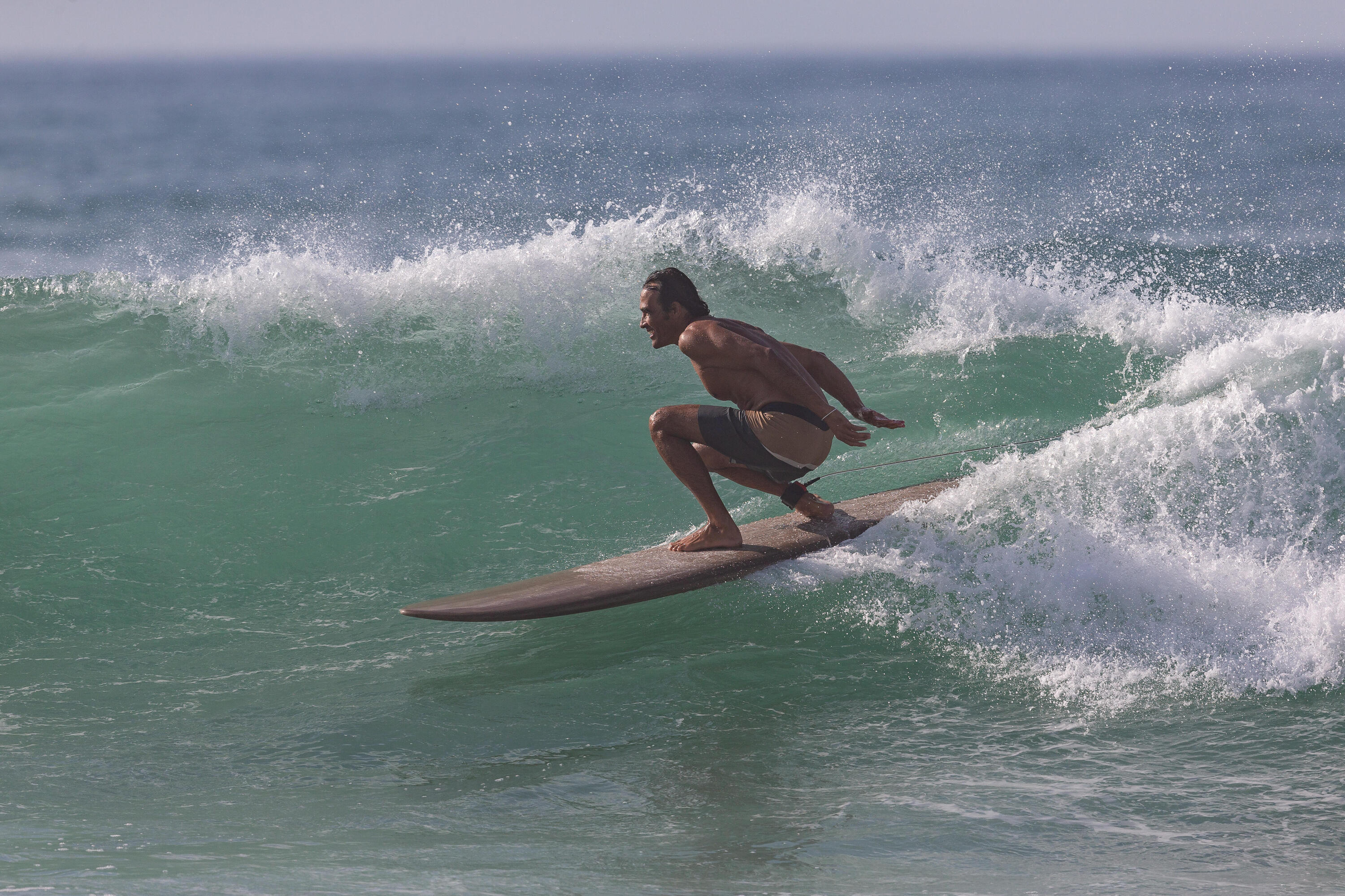 Hybrid 8'" 500 limited edition surfboard, supplied with 3 fins. 14/20