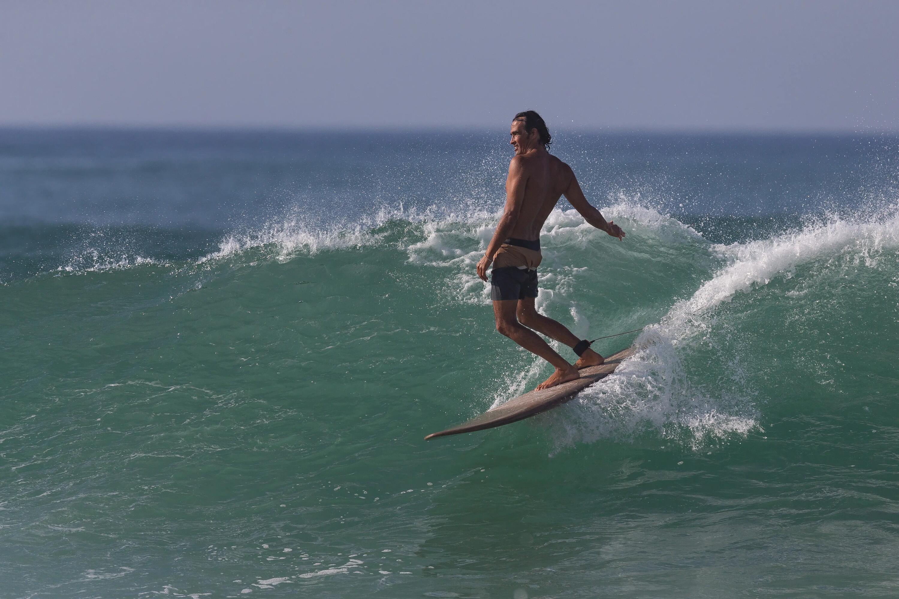 Hybrid 8'" 500 limited edition surfboard, supplied with 3 fins. 12/20